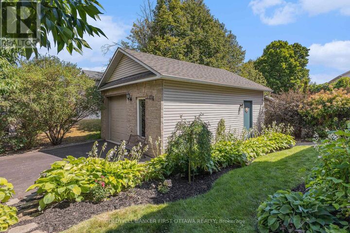 Property Photo: 475 Moffatt Street ON K7C 4V8
