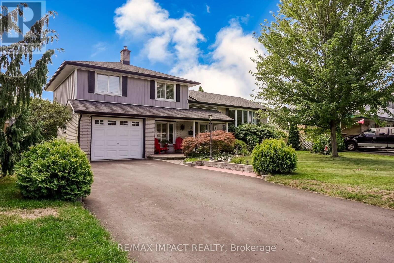 Property Photo:  415 Jane Avenue  ON L1J 3L6 