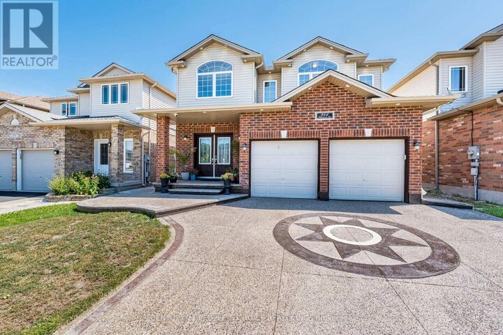 Property Photo: 946 Pebblecreek Court North ON N2A 0C5