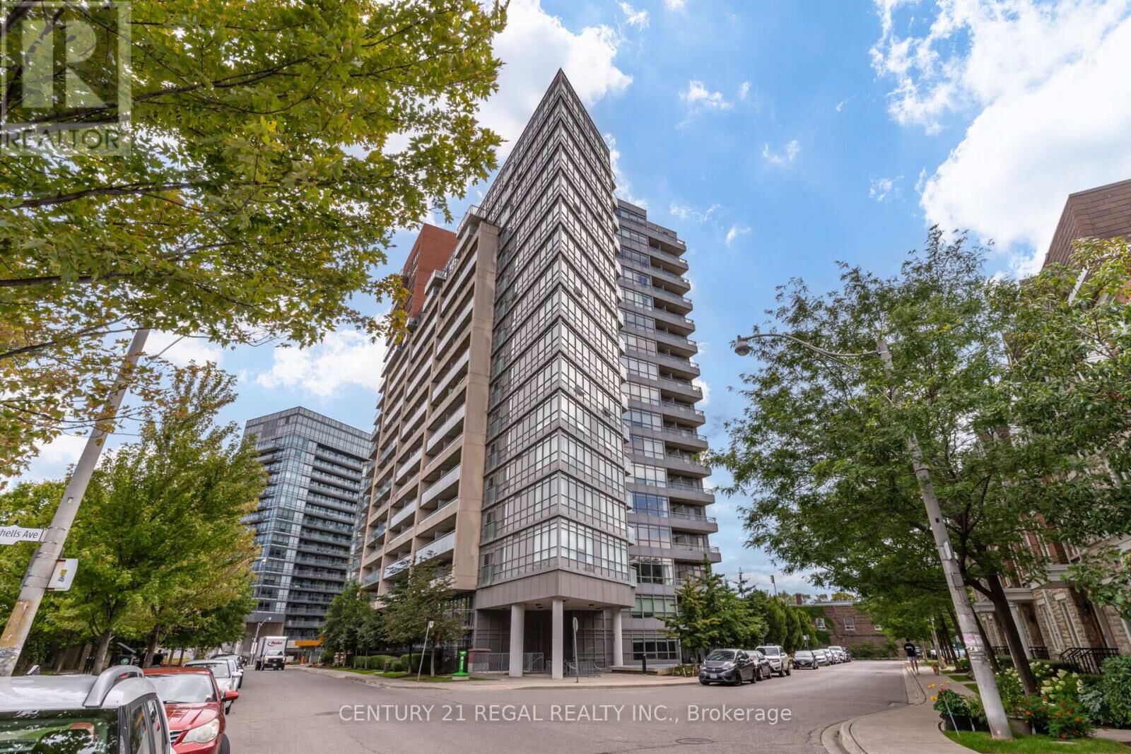 Property Photo:  38 Joe Shuster Way 1411  ON M6K 0A5 