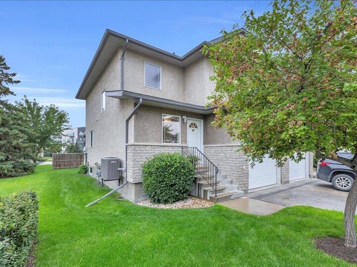 Property Photo: 45 Grandmont Boulevard MB R3V 0A1
