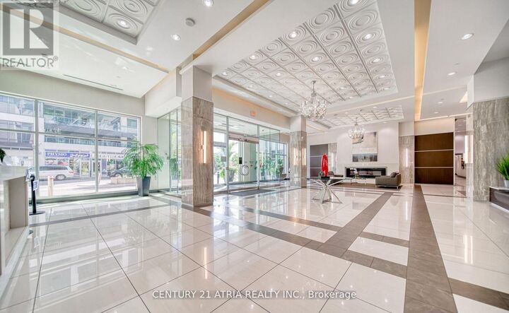 Property Photo: 7171 Yonge Street 2706 ON L3T 0C5
