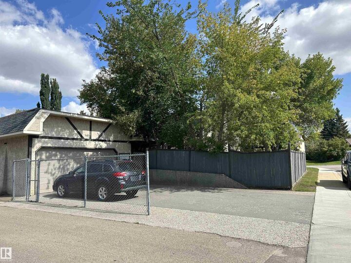 Property Photo:  52 Greystone Drive  AB T7X 1X2 