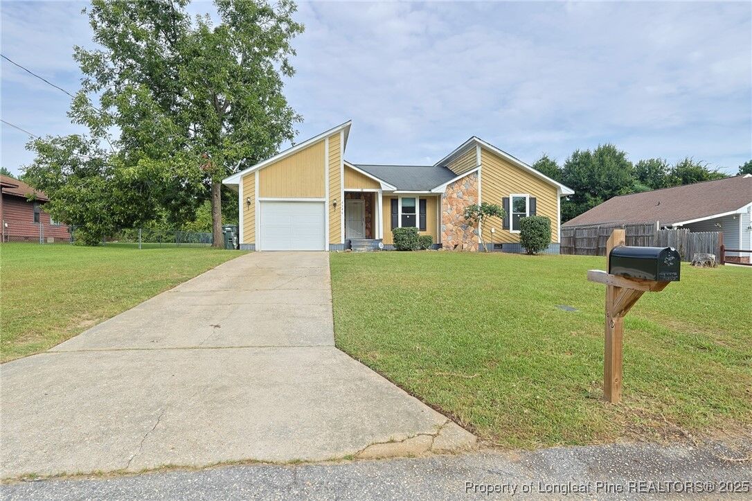 Property Photo:  6346 Hawfield Drive  NC 28303 