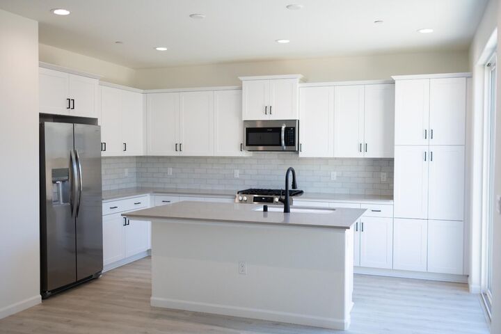 Property Photo:  696 Grace Way  CA 93636 