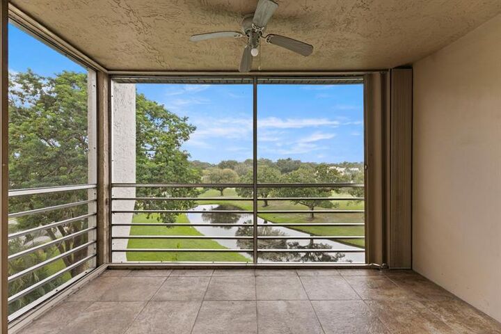 Property Photo: 9470 Poinciana Pl 407 FL 33324