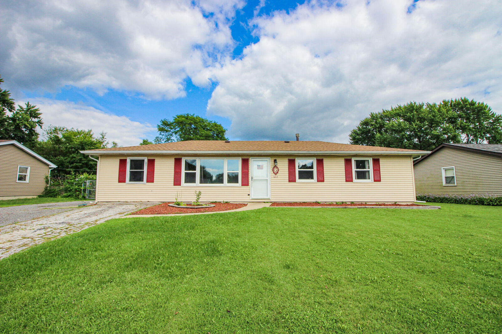 Property Photo: 623 Oxbow Road IN 46385