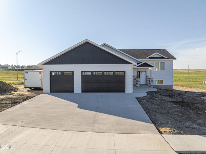 3511 Silver Leaf Avenue NW  Mandan ND 58554 photo