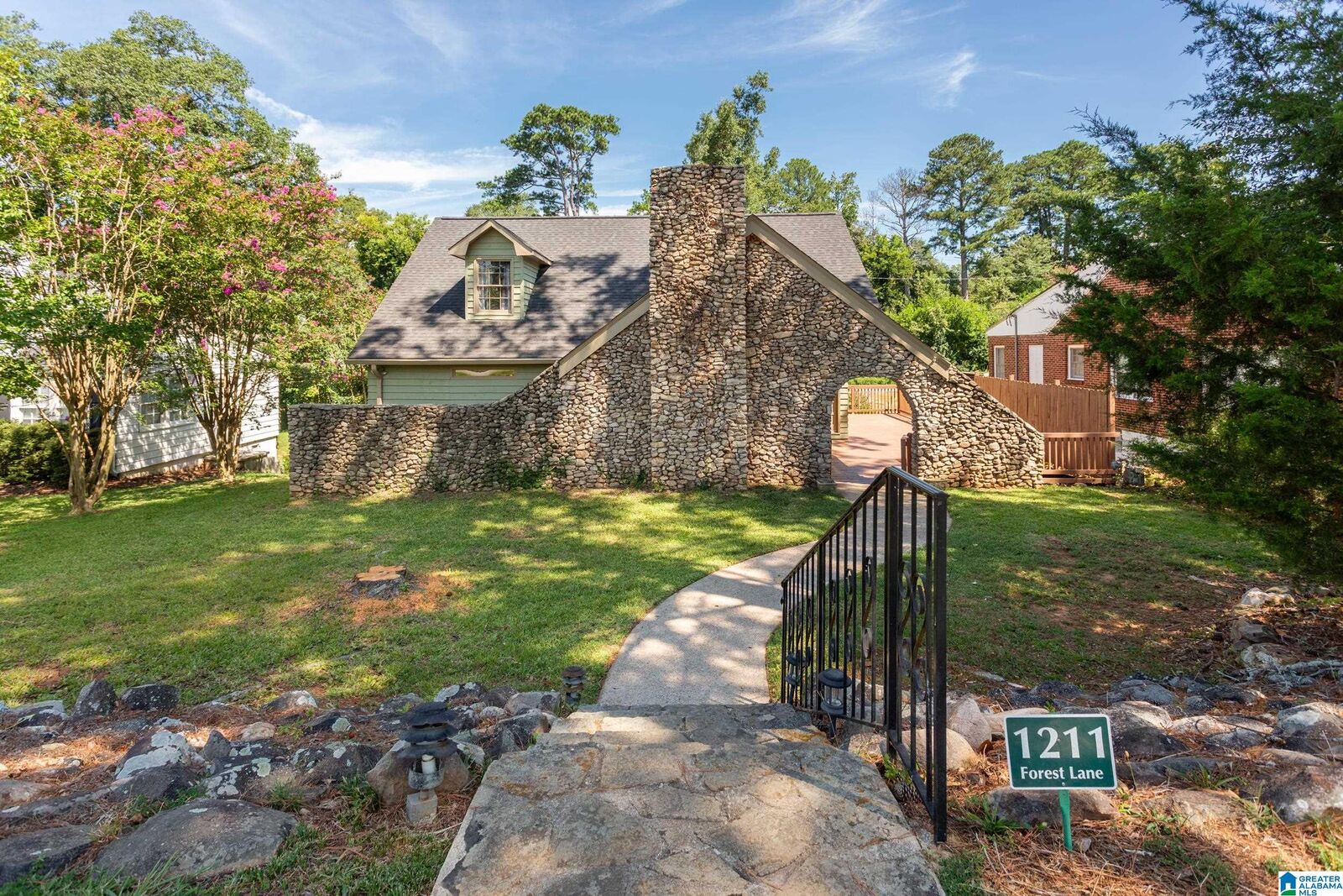 Property Photo:  1211 Forest Lane  AL 36207 