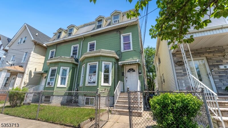 Property Photo:  253 Franklin St 1  NJ 07206 