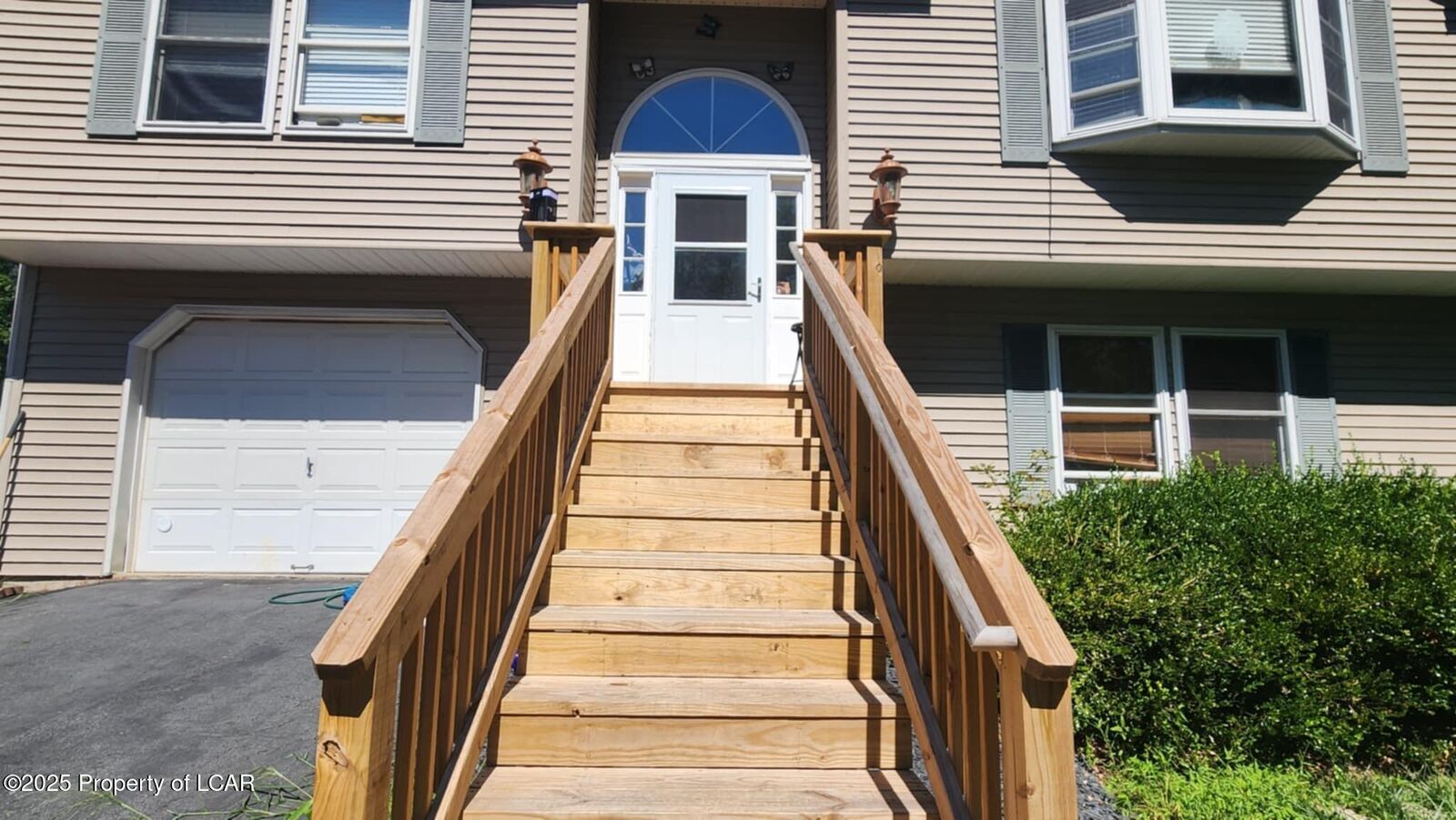 Property Photo: 104 Yvette Court PA 18328