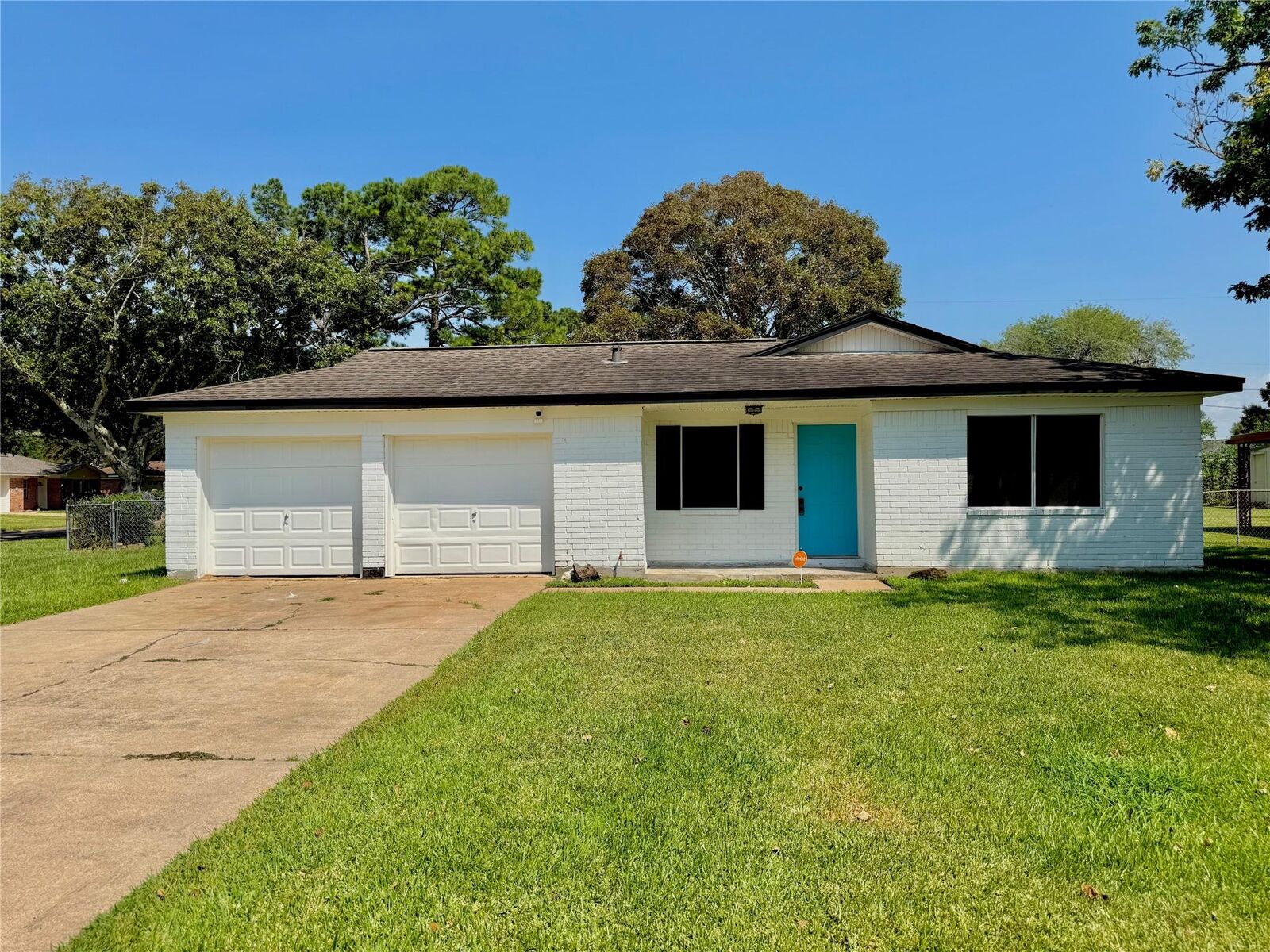Property Photo:  716 Circle Way  TX 77511 