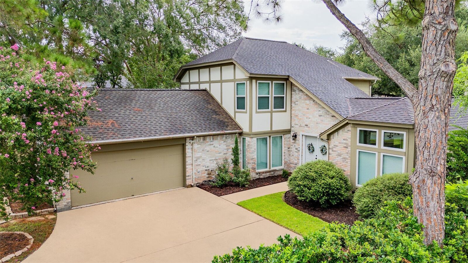 Property Photo: 1934 Round Lake Drive TX 77077