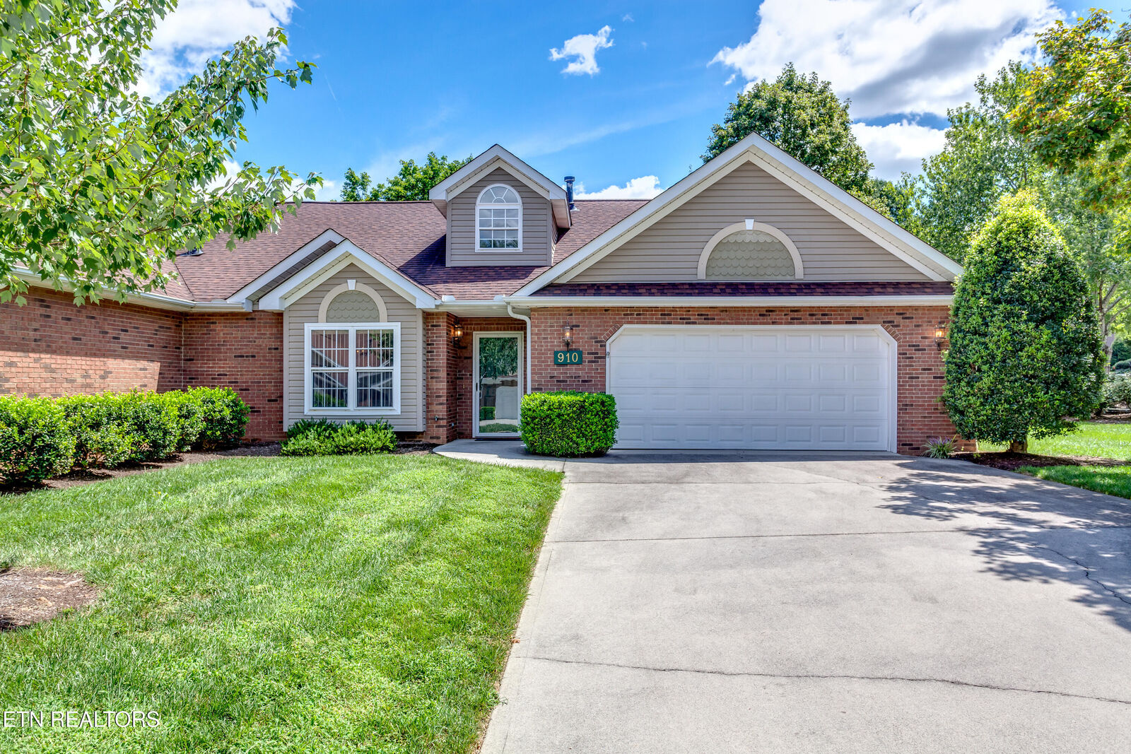 Property Photo:  910 Millington Park Way  TN 37909