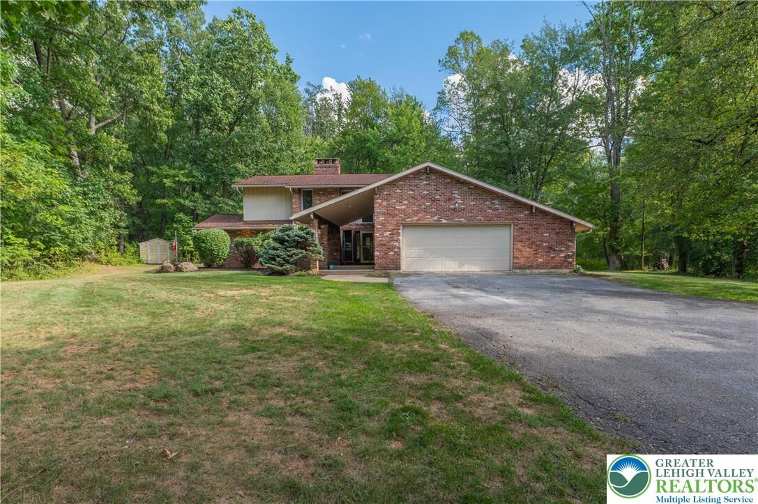 Property Photo: 610 Wood Street PA 18049