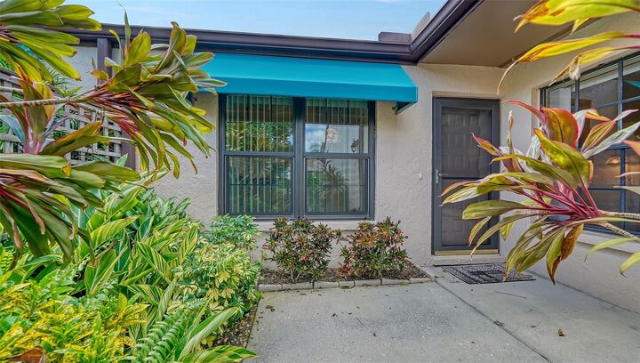 Property Photo: 5956 Clubside Drive 7651 FL 34243