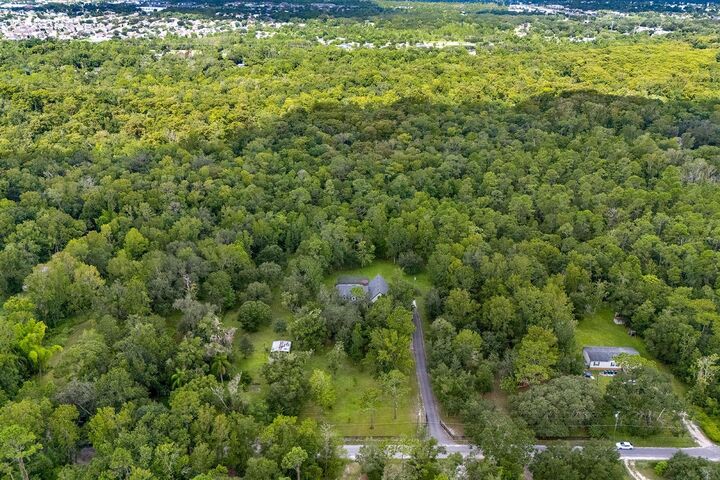 Property Photo:  802 Hamilton Drive  FL 32833 