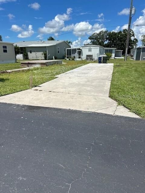 Property Photo: 204 Freeport Drive FL 34233