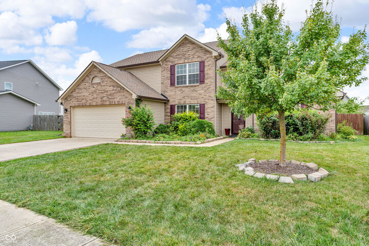 Property Photo: 1604 Gleneagle Drive IN 46239