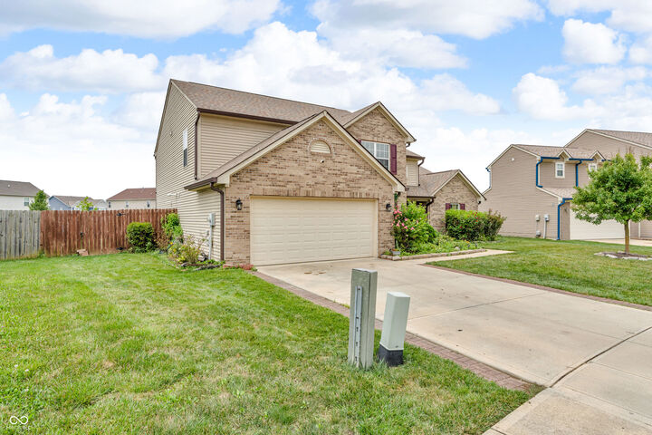 Property Photo:  1604 Gleneagle Drive  IN 46239 