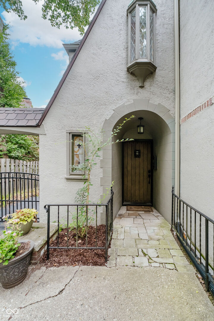 Property Photo: 4905 N Illinois Street IN 46208