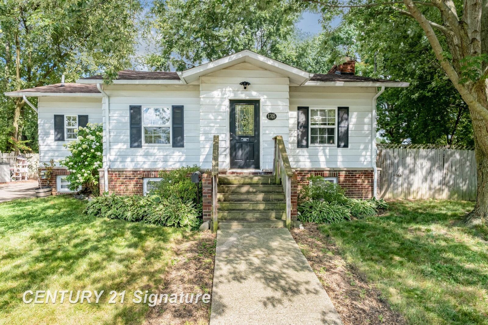 Property Photo:  1705 Stocker Avenue  MI 48503 