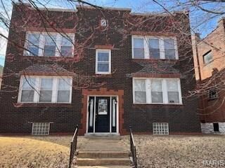 Property Photo: 4216 E Margaretta Avenue MO 63115