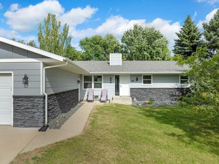 Property Photo:  916 26th St NW  ND 58703 