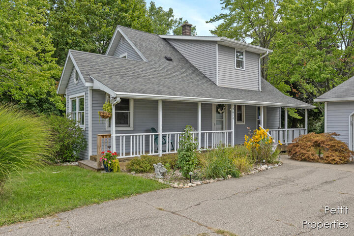 3610 Michigan Street NE  Grand Rapids MI 49525 photo