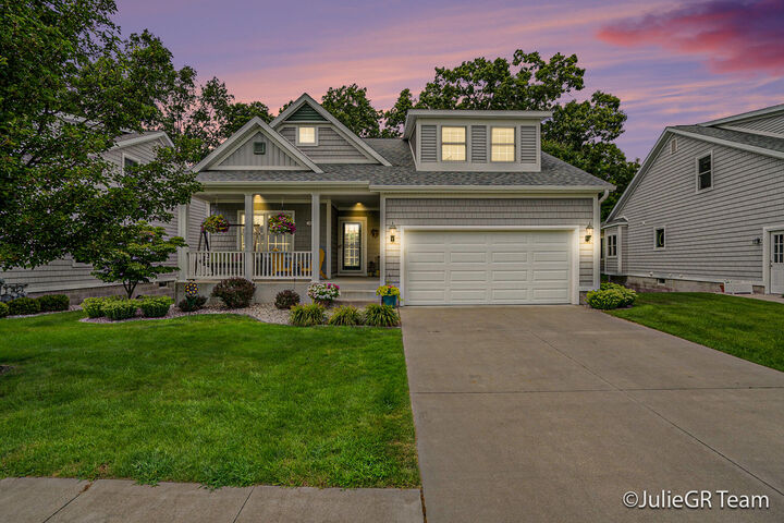 Property Photo:  623 Parkview Avenue  MI 49456 