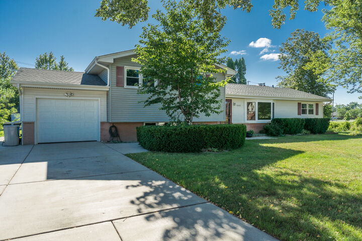 1105 S Evergreen Avenue  Arlington Heights IL 60005 photo