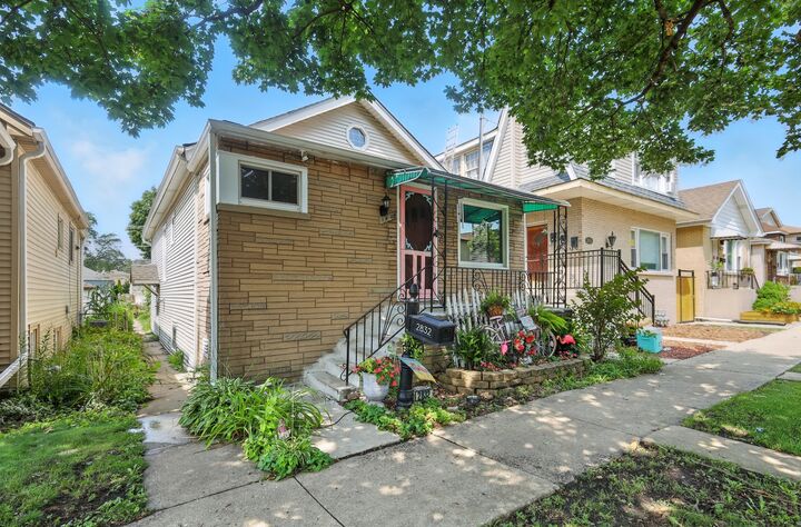 Property Photo: 2832 N 75th Avenue IL 60707