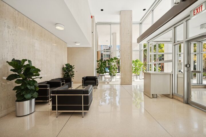 Property Photo: 70 W Burton Place 902 IL 60610