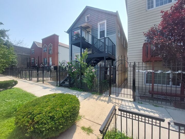 Property Photo: 2837 W 25th Street IL 60623