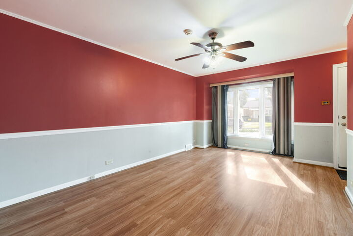 Property Photo:  117 Morris Avenue  IL 60104 