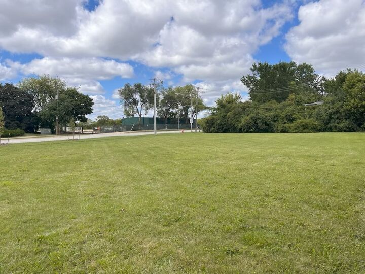 617 N Wilke Road  Arlington Heights IL 60005 photo