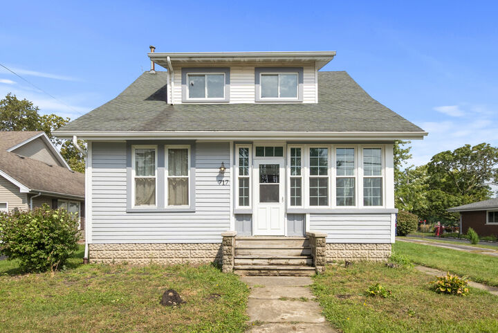 Property Photo: 717 Miller Street IL 60401