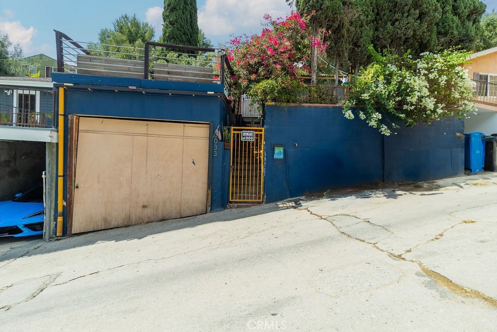 Property Photo:  3033 Future Place  CA 90065 