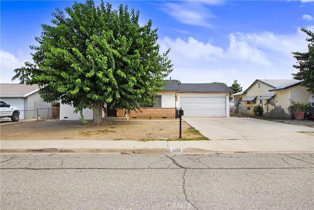 Property Photo: 1026 Val Monte Drive CA 92543