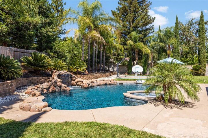 Property Photo:  1600 Baroness Way  CA 95747 