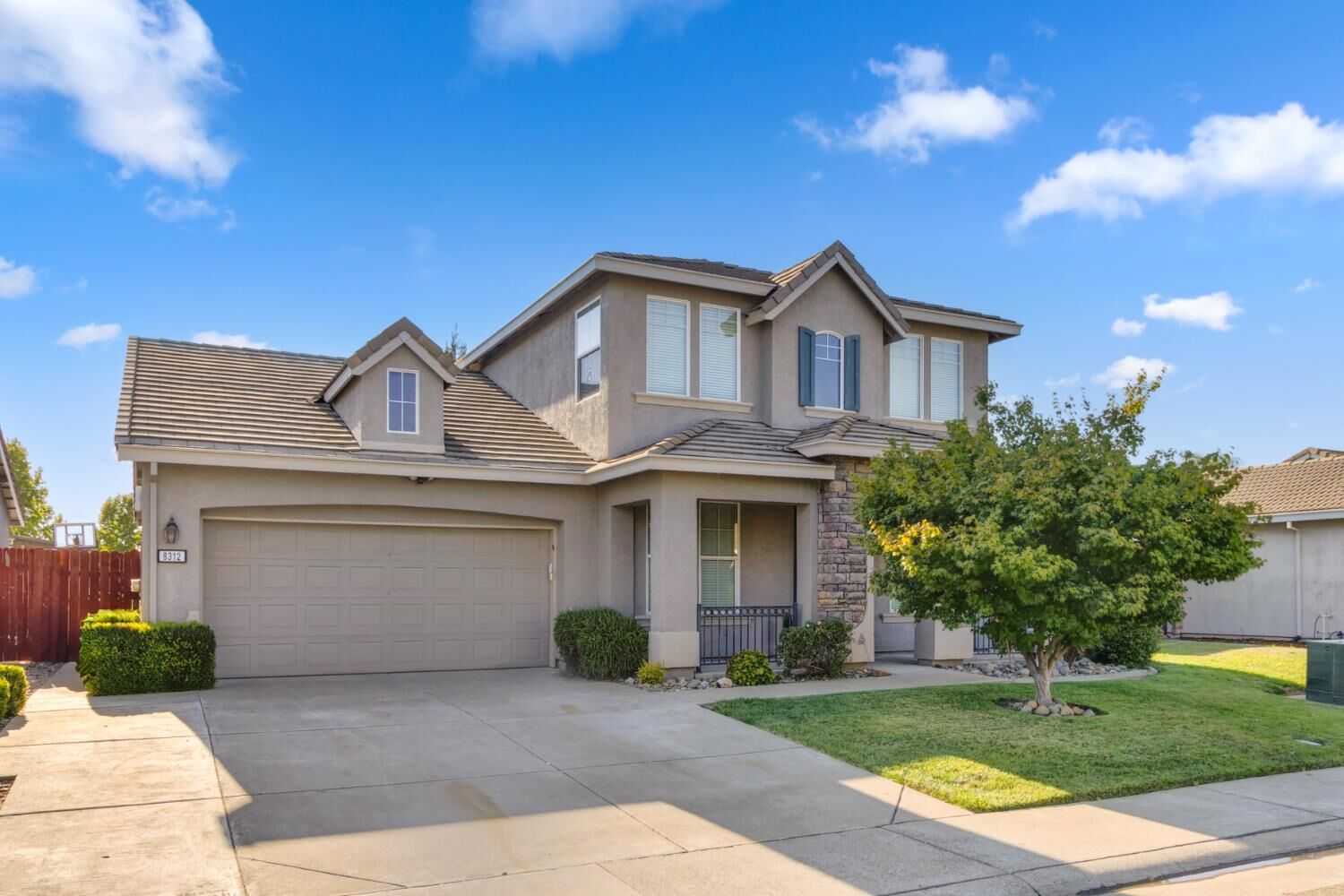 Property Photo:  8312 Cabochon Way  CA 95829 