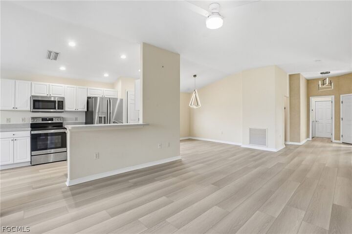 Property Photo:  10055 Oakhurst Way  FL 33913 