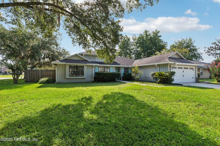 Property Photo: 11923 Marabou Court S FL 32223