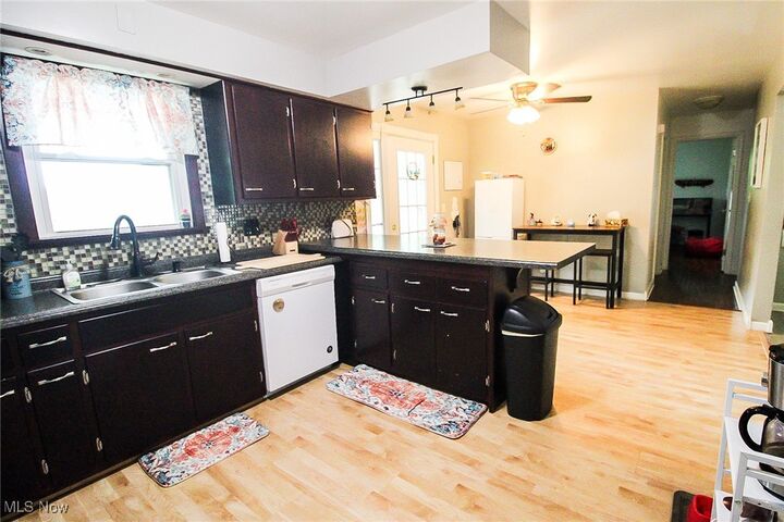 Property Photo: 1926 Brandon Avenue OH 44514