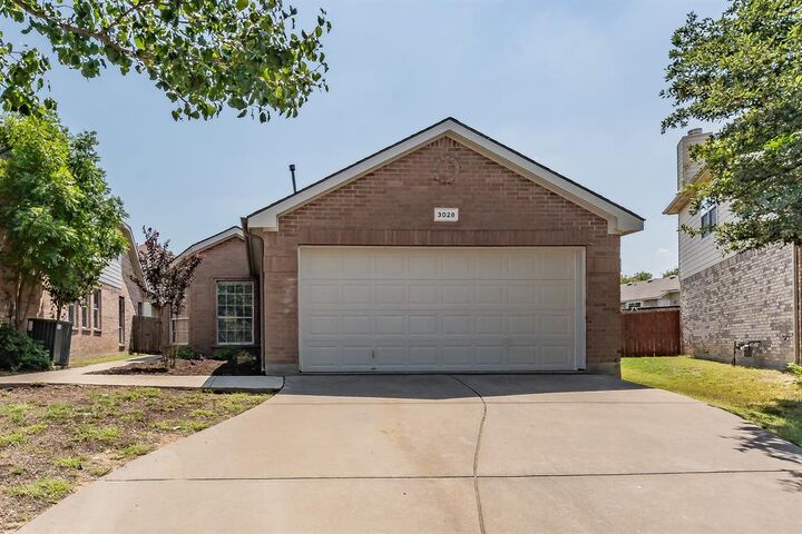 Property Photo:  3028 Thicket Bend Court  TX 76244 