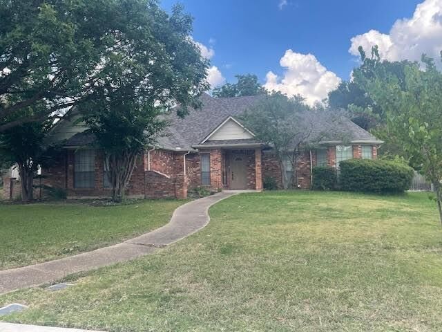 Property Photo:  1823 Green Tree Lane  TX 75137 