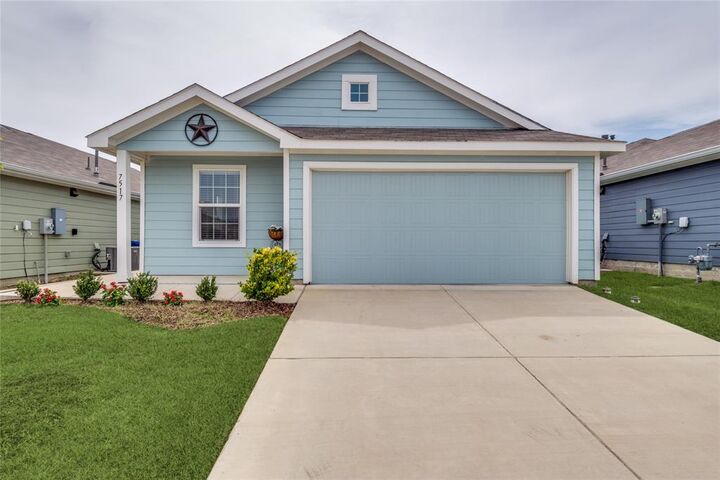 Property Photo: 7517 Larson Lane TX 75071