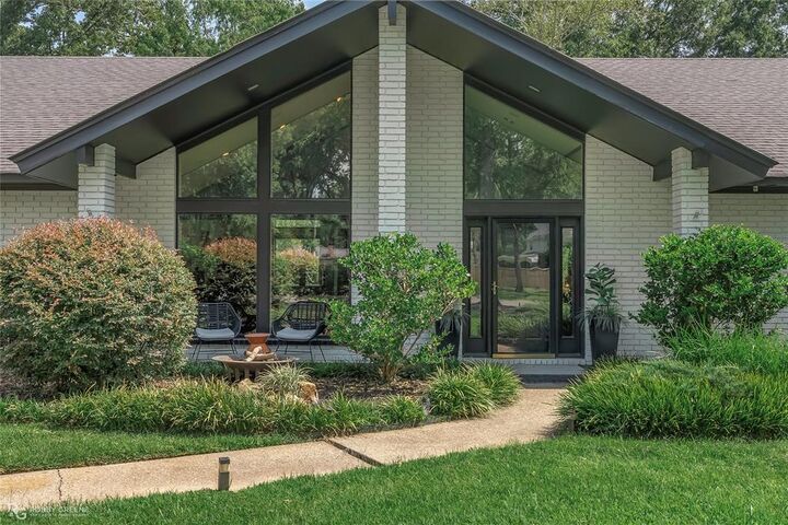 Property Photo: 1044 Bauxhall Circle LA 71106