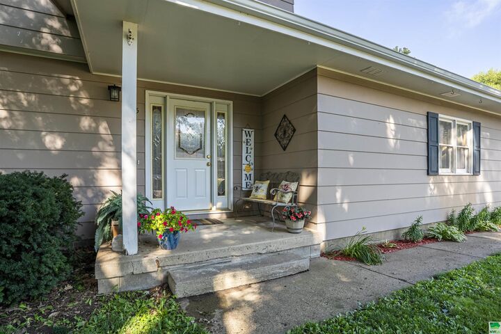 Property Photo: 1225 3rd Ave SW IA 51031