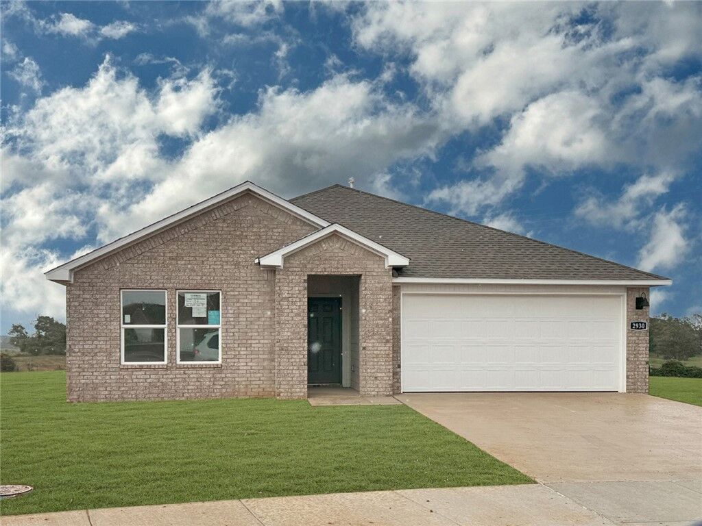 Property Photo: 2930 Laredo Lane AR 72736